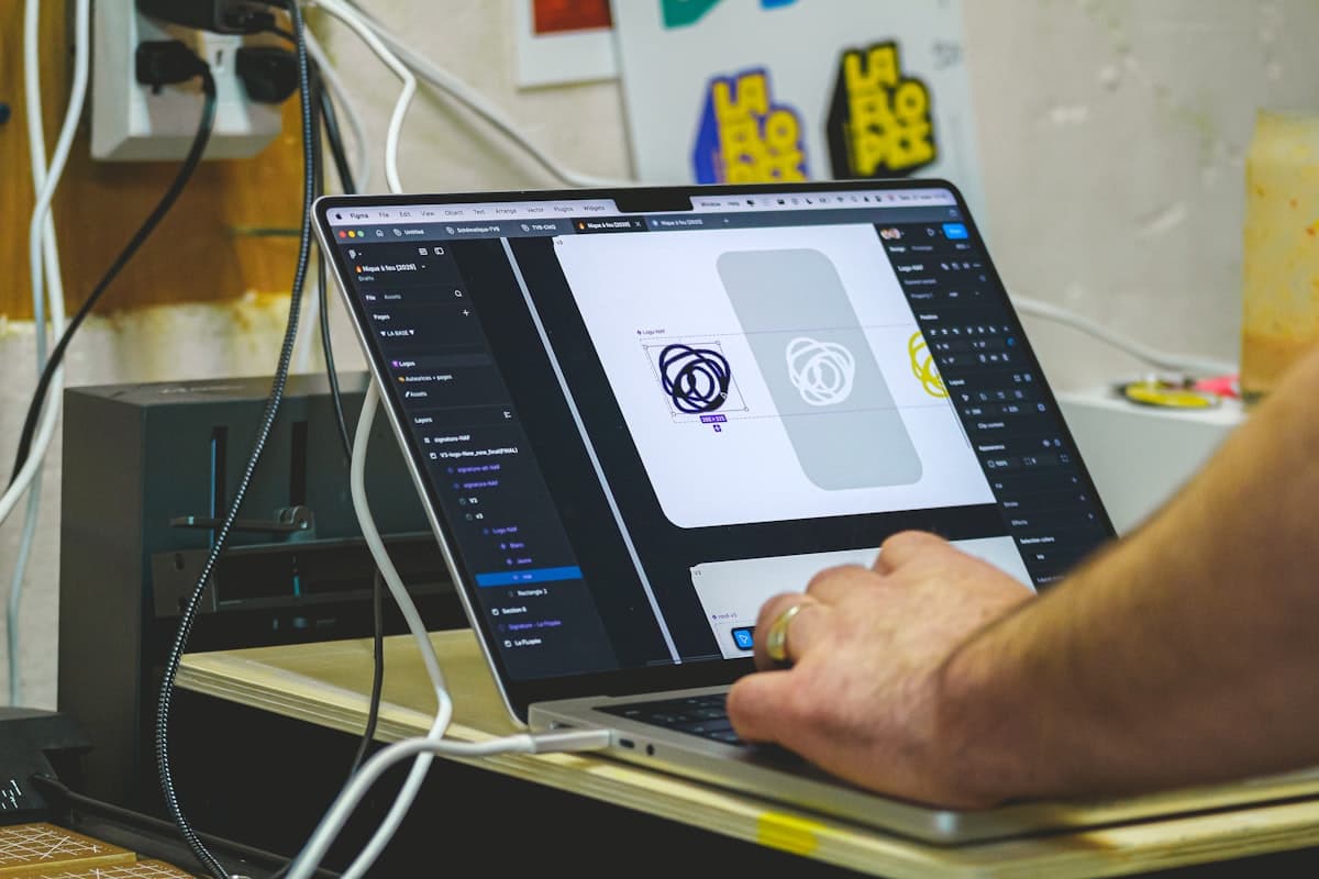 Illustration : Adobe : du logiciel en boîte à l'abonnement Creative Cloud